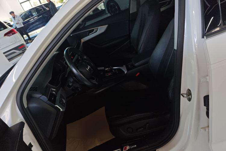 Used Audi A4L 2019 40 TFSI Fashion Edition China VI Emission Standard