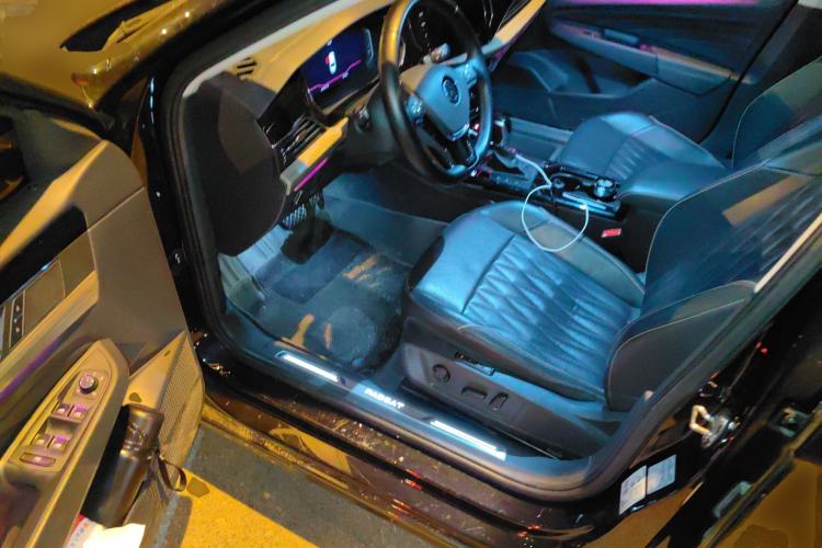 Used Volkswagen Passat 2020 Revised Version 330TSI Luxury Edition China VI Standard