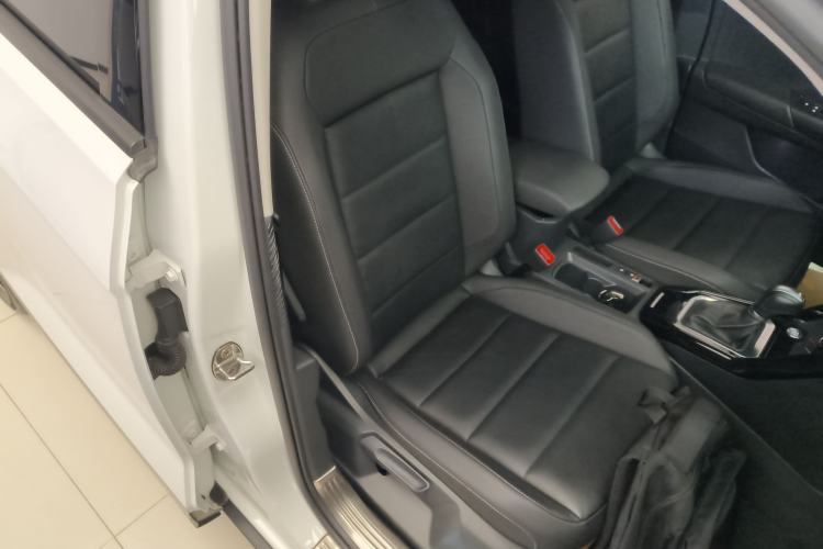 Used Volkswagen T-ROC 2019 280TSI DSG Two-Wheel Drive Comfort Version China VI Standard