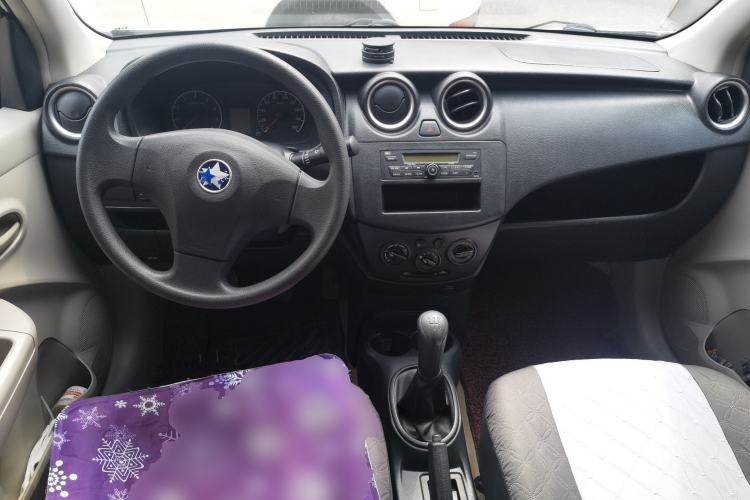 Used Venucia R30 2014 1.2L Manual Comfort Edition