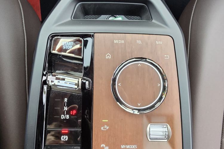 Used BMW iX 2023 xDrive40
