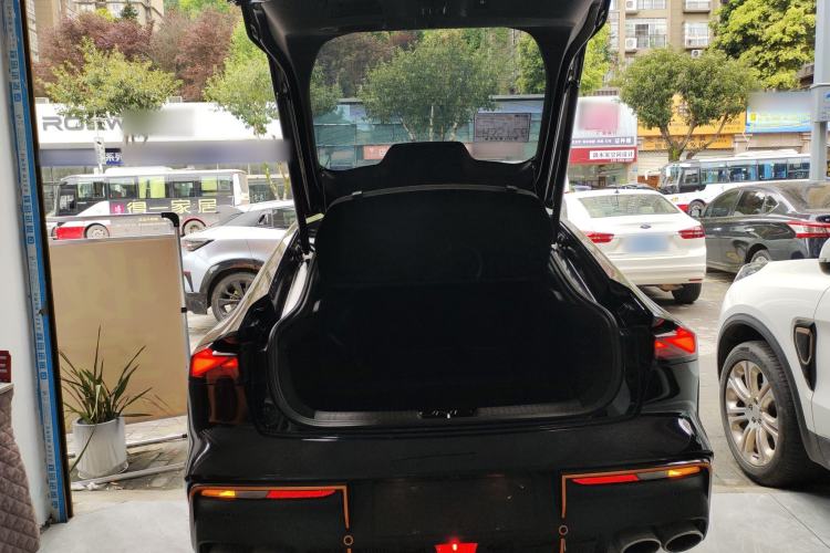 Used CHANGAN UNI-V 2022 1.5T Sport Edition Trunk