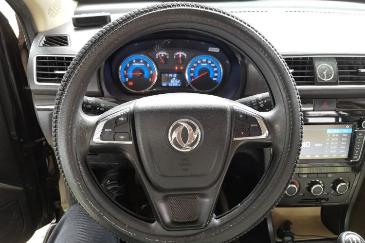 Used Dongfeng Fengon 360 2015 1.5L Manual Luxury 7-Seater China IV Standard Steering Wheel