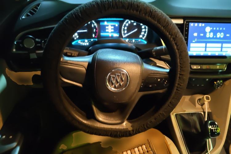 Used Buick GT 2015 15N Manual Elite Edition Steering Wheel