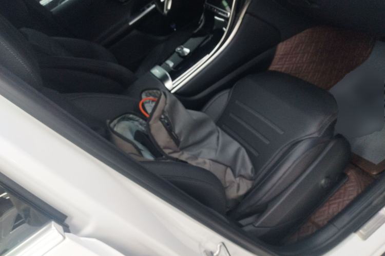 Used Mercedes-Benz GLC 2023 Facelift GLC 260 L 4MATIC Dynamic Version 5 Seats
