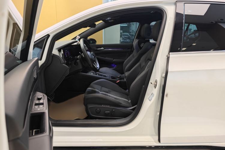 Used Volkswagen Golf 2021 280TSI DSG Pro First Edition Left Front Seat