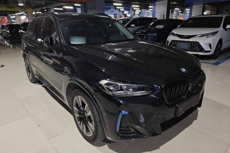 Used BMW iX3 2022 Leading Model Front Right 45 Deg