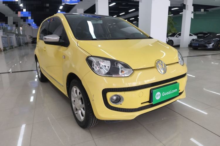 Used Volkswagen up! 2015 1.0L go high!
