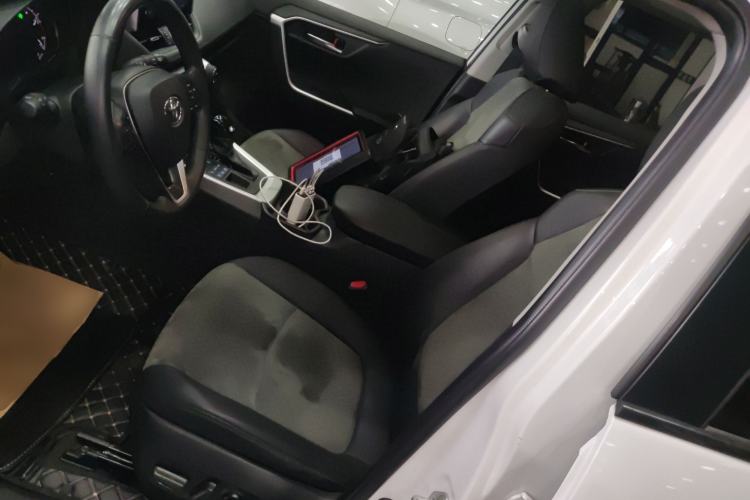 Used Toyota RAV4 2022 2.0L CVT 4x4 Style Plus Edition
