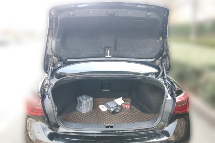 Used Infiniti Q50L 2018 2.0T Enjoyment Version China VI Standard