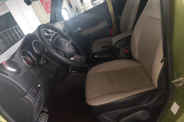 Used BAIC Off-Road BJ40 2016 40L 2.3T Automatic Two-Wheel Drive Luxury Edition
