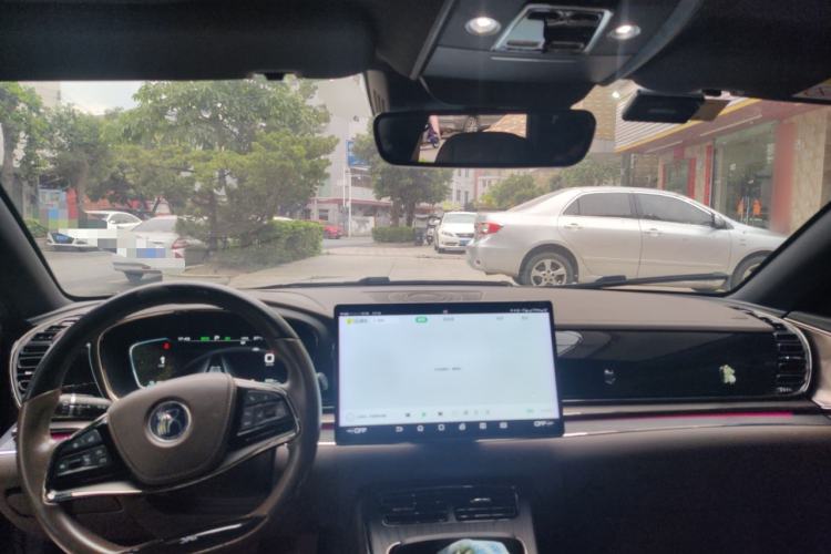 Used BYD Han 2020 DM Four-Wheel Drive Performance Edition Prestige Model Center Console