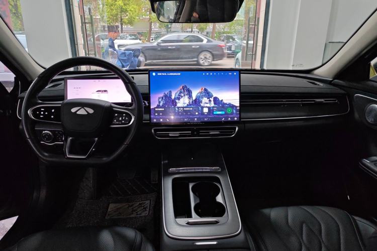 Used Chery Fengyun A8L 2025 1.5 TGDI 145 km Luxury Version Center Console