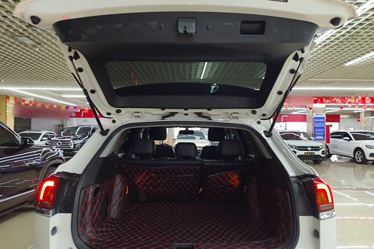 Used Zotye Domy X7 2017 1.8T Manual Luxury Model
