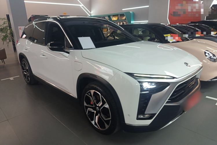 Used Nio ES8 2020 580 km Signature Edition 7-Seater Version Front Right 45 Deg
