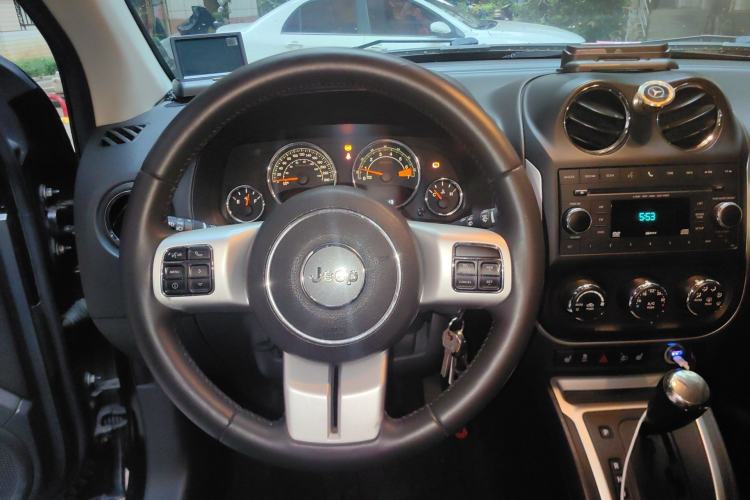 Used Jeep Compass 2014 2.4L four-wheel drive luxury version