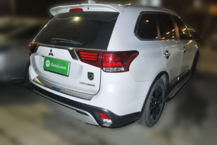 Used Mitsubishi Outlander 2020 2.0L Two-Wheel Drive Comfort Edition 7-Seater
