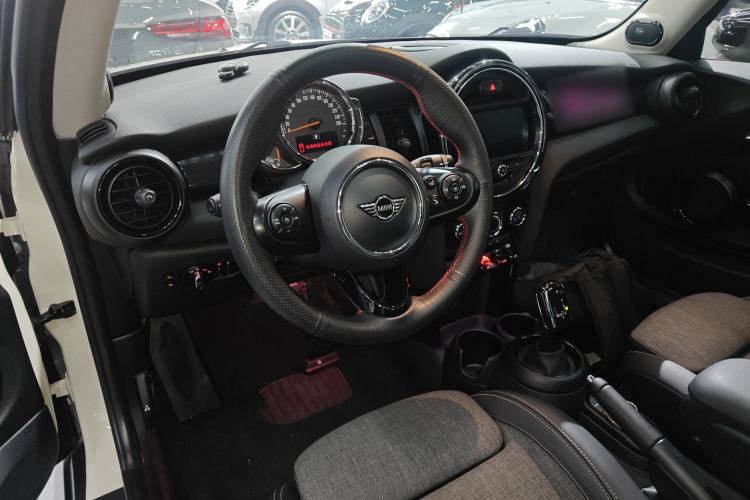 Used MINI MINI 2019 1.5T COOPER Classic Edition
