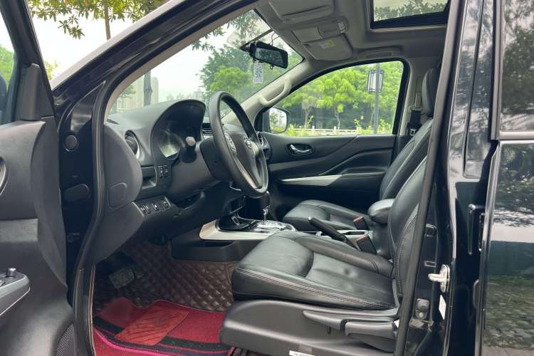 Used Nissan Terra 2020 2.5L XL Upper Automatic Two-Wheel Drive Luxury Edition Interior 2