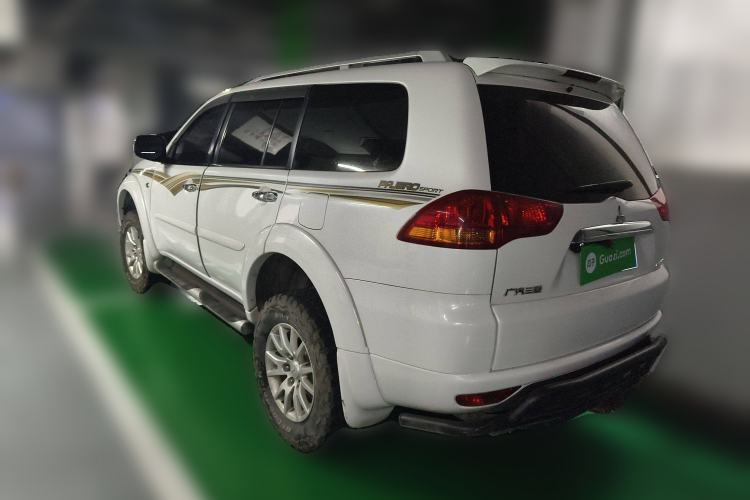 Used Mitsubishi Pajero Sport 2013 3.0L Automatic 4x4 Flagship Edition
