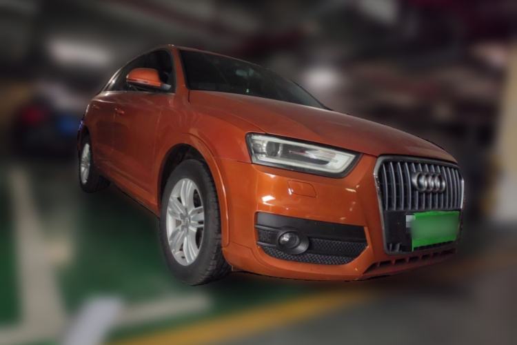 Used Audi Q3 2015 30 TFSI Comfort Model Front Right 45 Deg