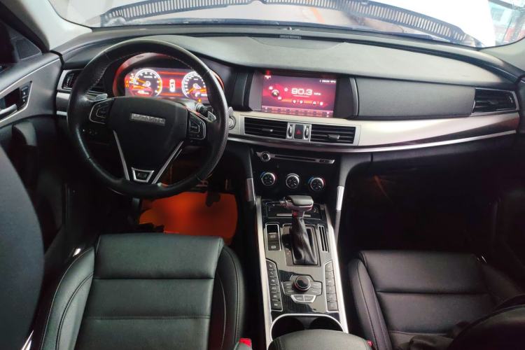 Used Haval H7 2017 Blue Label H7L 2.0T Automatic Prestige Model Center Console