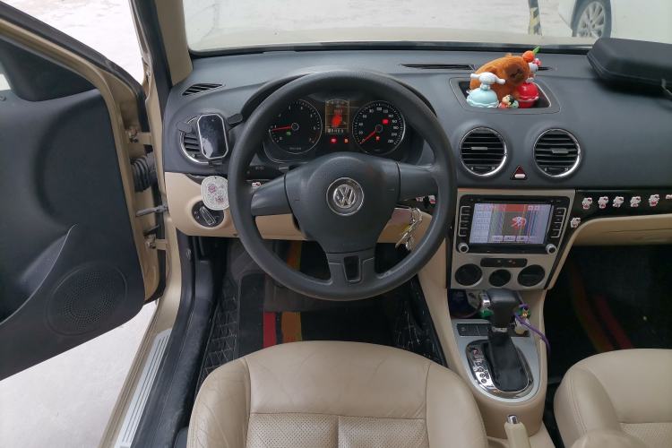 Used Volkswagen Lavida 2011 1.6L Automatic Premium Edition Steering Wheel