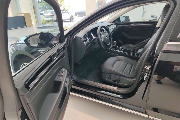 Used Volkswagen Phideon 2019 380TSI Two-Wheel Drive Business Edition China VI Standard