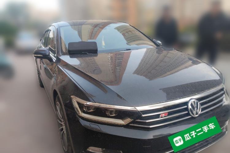 Used Volkswagen Magotan 2018 380TSI DSG Prestige Model Front Right 45 Deg