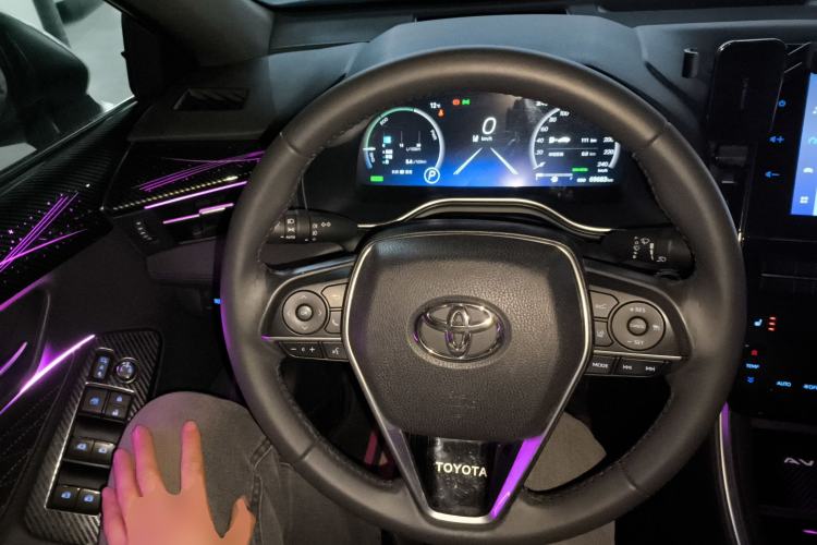 Used Toyota Avalon 2022 Dual-Engine 2.5L XLE Premium Edition Steering Wheel