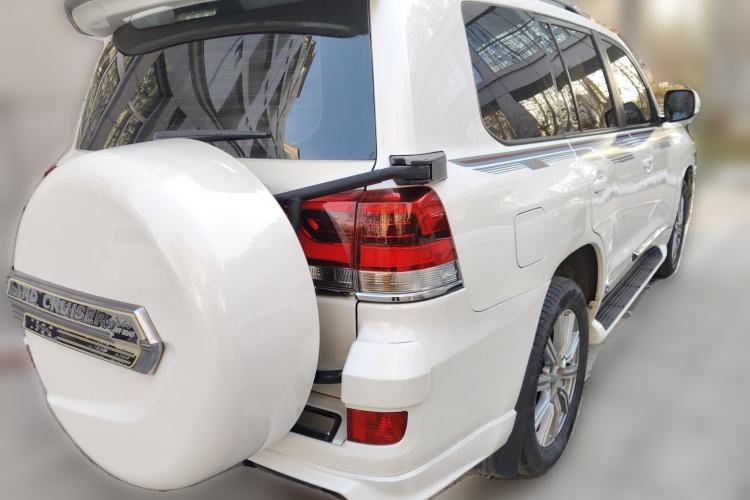 Used Toyota Land Cruiser 2015 4.0L V6 Middle East Low-Trim Version Rear Right 45 Deg