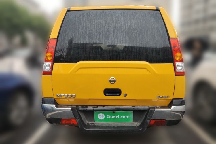 Used Nissan ZN Van 2013 2.4L Two-Wheel Drive Standard Model with 5 Seats