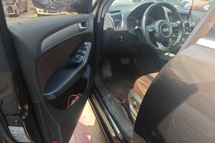 Used Audi Q5 2013 40 TFSI Ambition Driver Seat