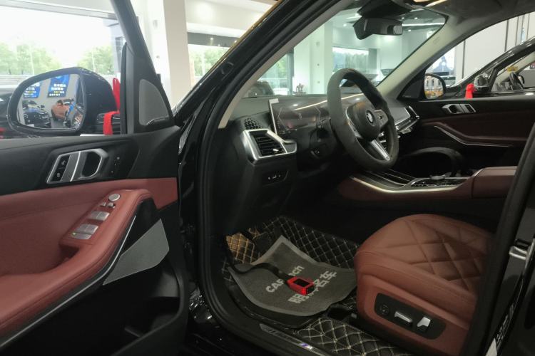 Used BMW X5 2023 xDrive 30Li Luxury M Sport Night Edition Package
