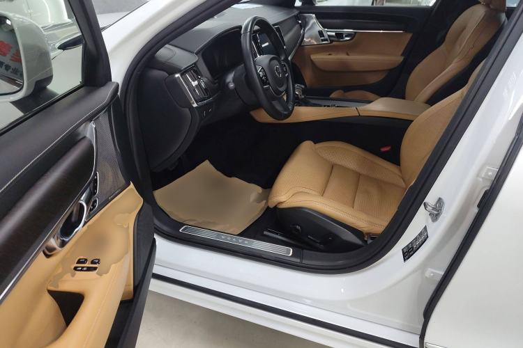 Used Volvo V90 2019 Cross Country T5 AWD Luxury Edition China VI Standard
