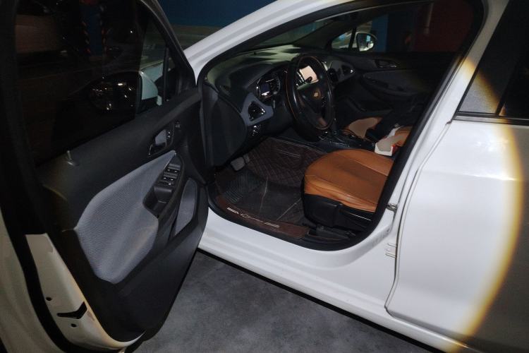 Used Chevrolet Cruze 2018 320 Automatic Pioneer Sunroof Edition