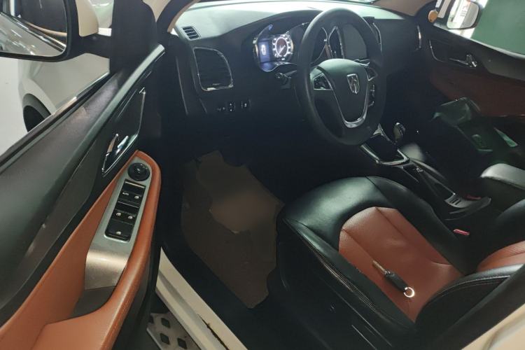 Used Baojun 560 2015 1.8L Manual Elite Edition Driver Seat