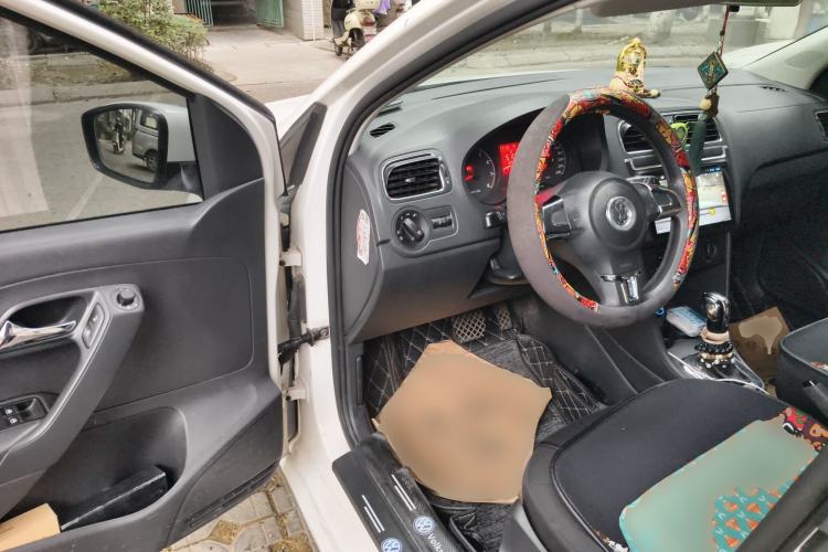 Used Volkswagen Polo 2013 1.6L Automatic Comfort Edition Driver Seat