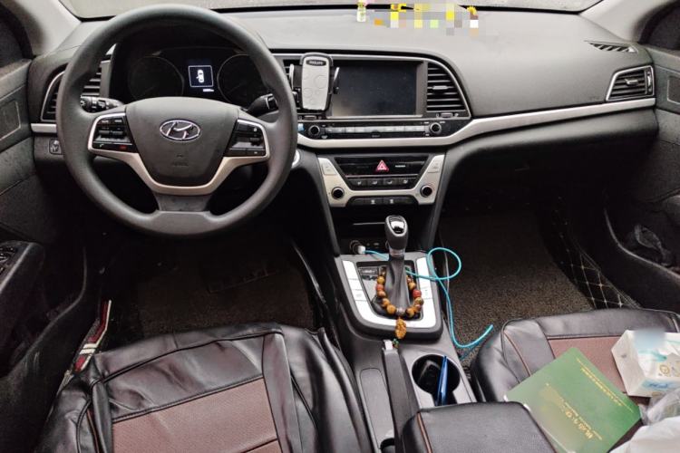 Used Hyundai Elantra (6th Generation / Lingdong) 2016 1.6L Automatic ZhiXuan – Elite Version Center Console