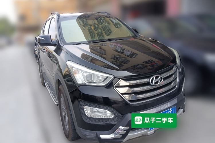 Used Hyundai Santa Fe 2013 2.4L Automatic 2WD Comfort Edition Front Right 45 Deg