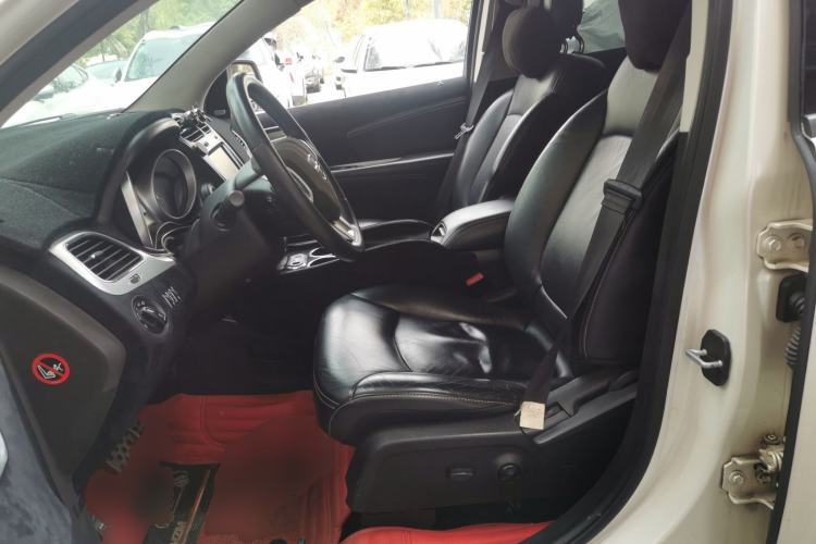 Used Dodge Journey 2013 2.4L Two-Wheel Drive Luxury Version
