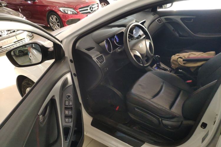 Used Hyundai Elantra (5th Generation / Langdong) 2016 1.6L Automatic Smart Version
