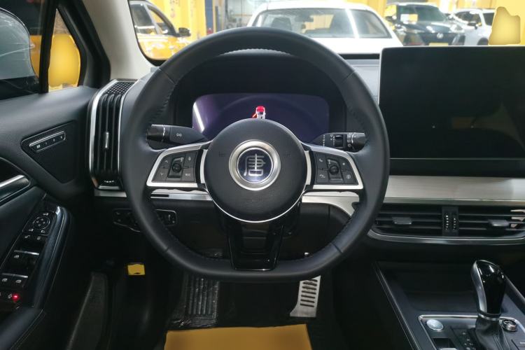 Used BYD Tang 2018 2.0T Automatic SmartConnect Prestige 7-Seater China V Standard