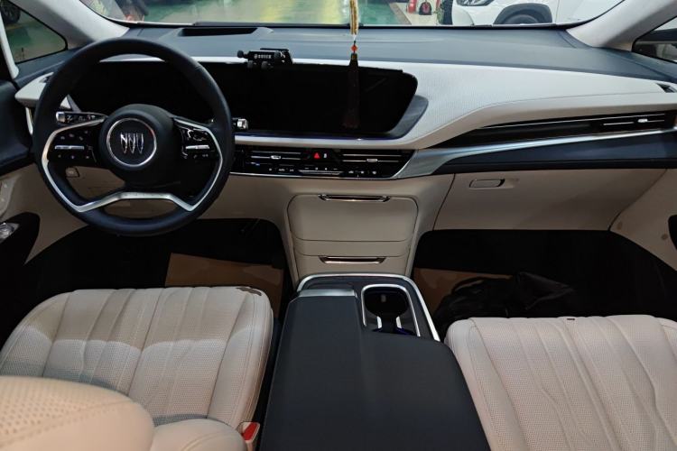 Used Buick Century 2023 2.0T Four-Seat Private Edition Center Console