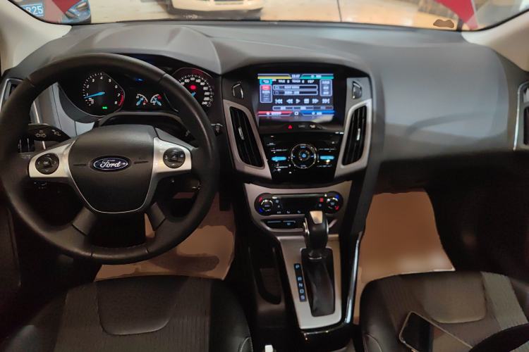 Used Ford Focus 2012 Hatchback 1.6L Automatic Fashion Edition