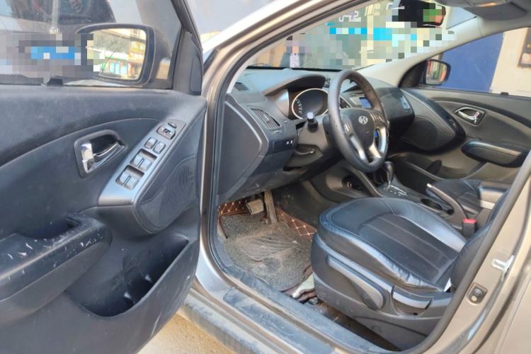 Used Hyundai ix35 2010 2.0L Automatic Two-Wheel Drive Elite Edition GLS Driver Seat