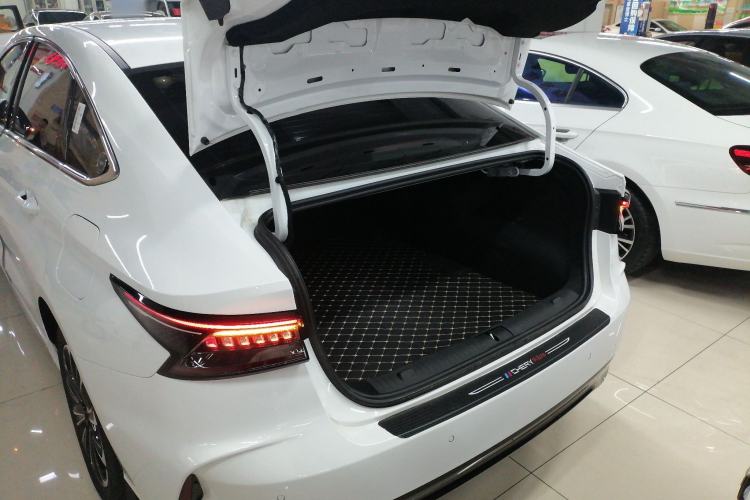 Used Chery Fengyun A8 2025 Model 70km Basic Version