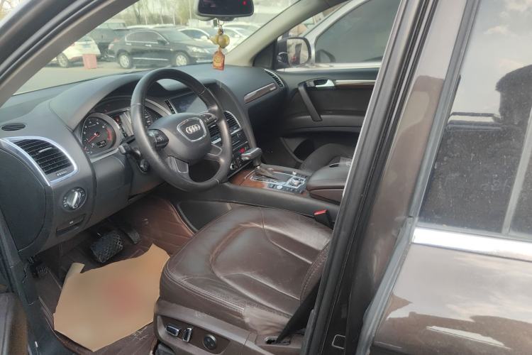 Used Audi Q7  Left Front Seat