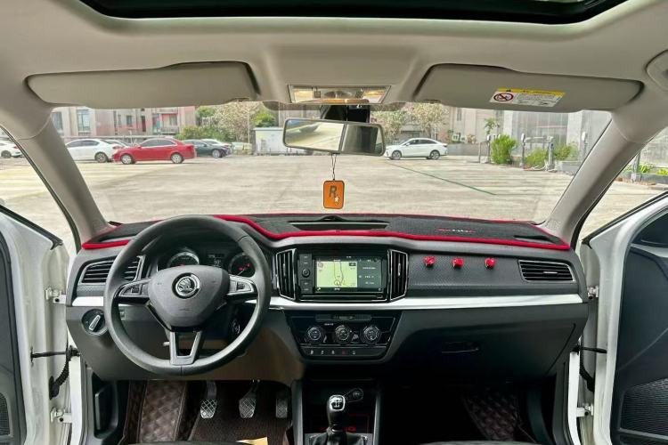 Used Skoda Kamiq 2018 1.5L Manual Comfort Edition China VI Standard Center Console