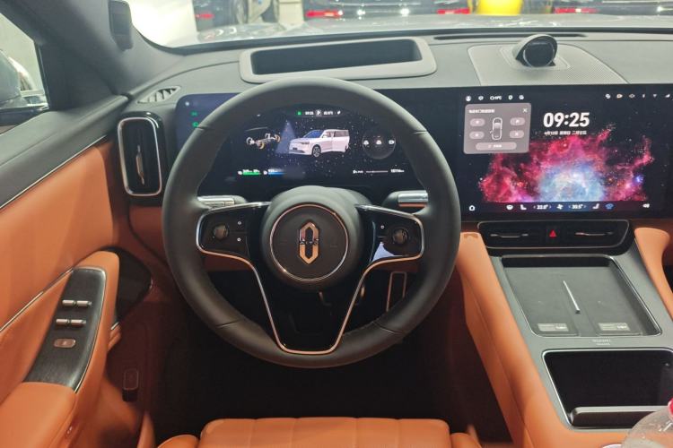 Used Hima AITO M8 2025 Extended-Range Ultra Version 53.4 kWh 5-Seater Edition Steering Wheel